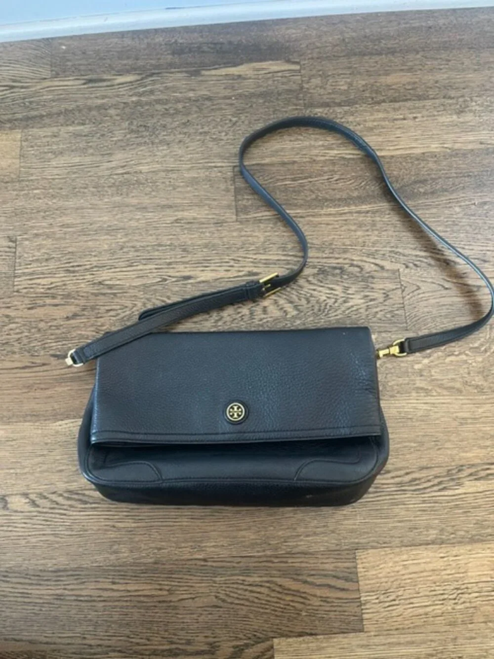 Tory Burch Thea Black Pebbled Leather Foldover Crossbody Tassel Bag (EUC)